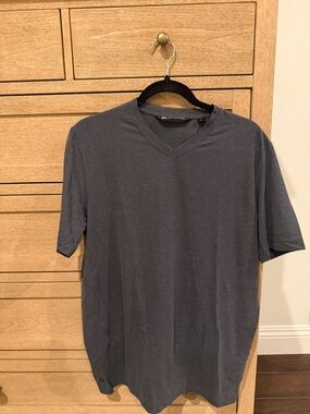 Men's Travis Matthew V-Neck Short Sleeve Shirt - Charcoal Gray